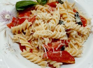 Una foto de Tirabuzones Capresse "One pot pasta"