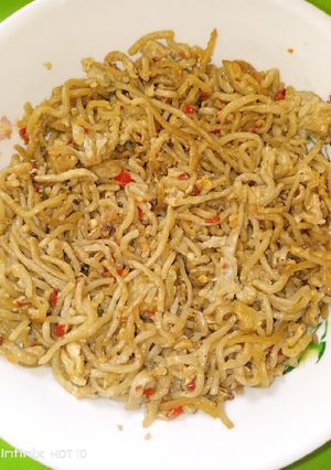 A picture of Fried indomie.
