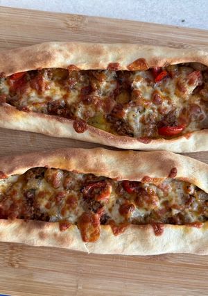 A picture of Pide.
