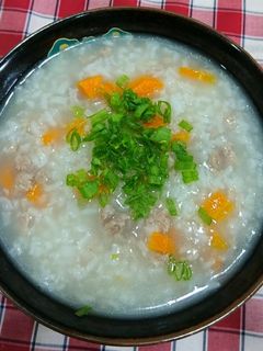 Hình của món Cháo thịt băm cà rốt cho bé.