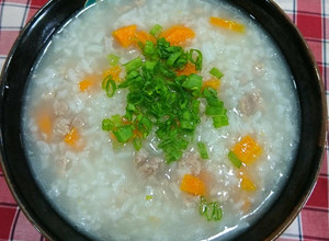 Hình của món Cháo thịt băm cà rốt cho bé.