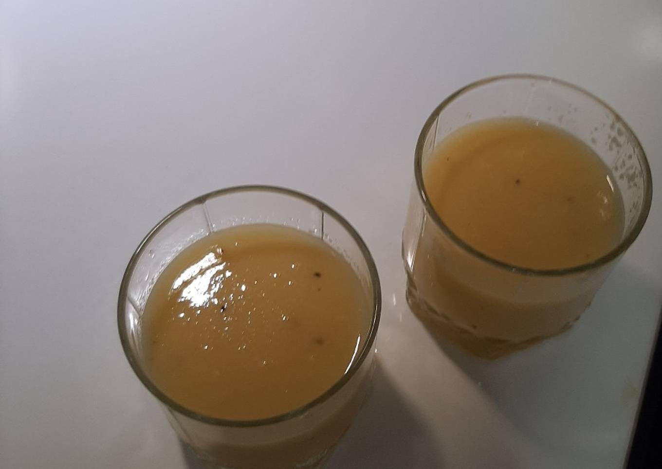 Batido de naranja, manzana y kiwi, cocktail de vitaminas