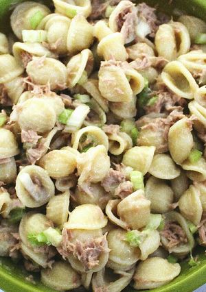 A picture of EASY Creamy Tuna Pasta Salad.