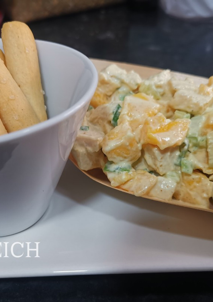 Una foto de Ensalada de pollo y mango