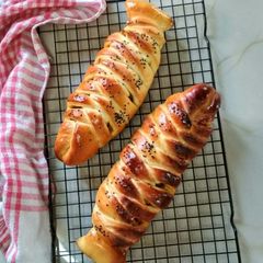 A picture of Braided  Chicken Bread.