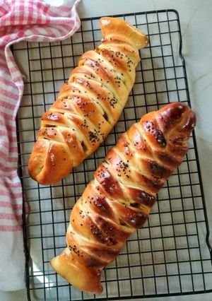 A picture of Braided  Chicken Bread.