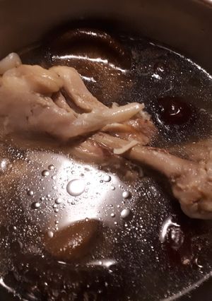 香菇雞湯 的食譜成品照片