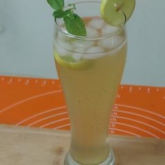 A picture of Nimbu Shikanji for hot summer.