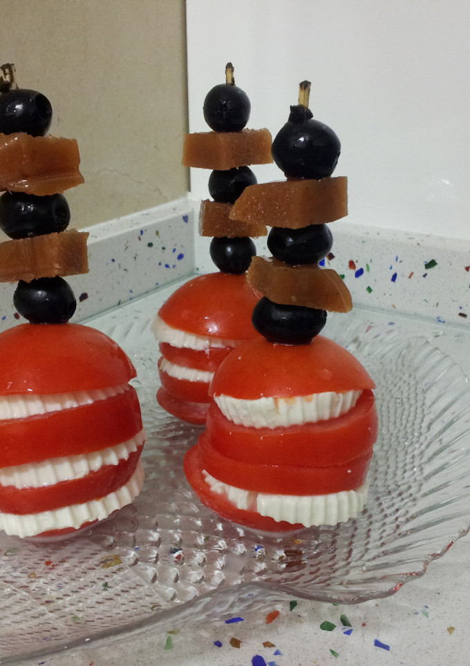 Una foto de Tomates con membrillo