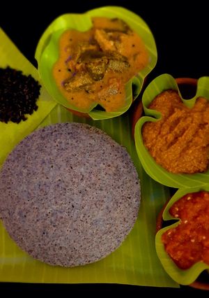 A picture of Black rice, Kodo millet, foxtail millet thattu idly.