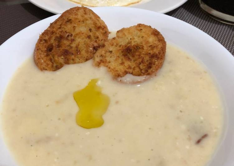 Langkah Mudah untuk Menyiapkan Mushroom Potato Cream Soup a.k.a Sup Krim Kentang Jamur yang Menggugah Selera