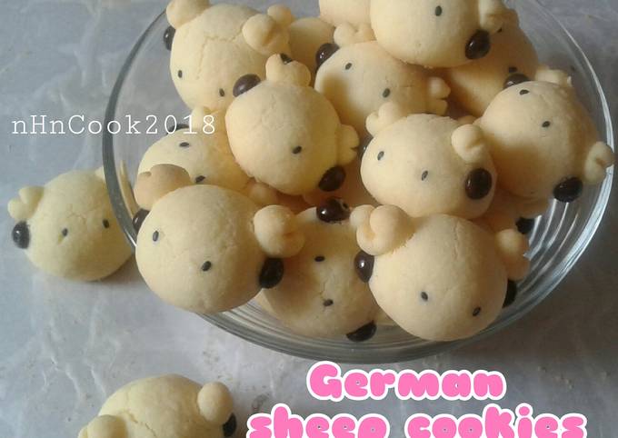 Langkah Mudah untuk Membuat German sheep cookies, Bisa Manjain Lidah