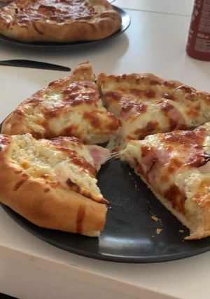 Gyors és egyszerű pizzatészta recept fotója