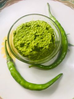 લીલી ચટણી (Green Chutney recipe in Gujarati) રેસીપી મુખ્ય ફોટો