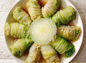 宴客菜/年菜【花開富貴白菜捲】 的食譜成品照片