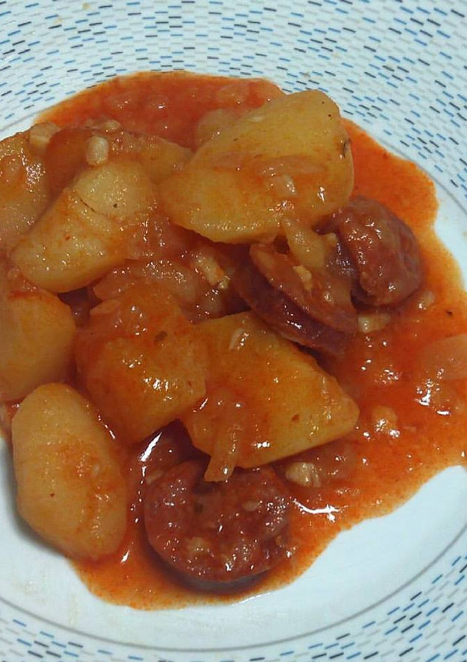Una foto de Patatas a la riojana