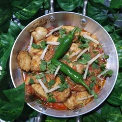 A picture of Tawa chicken boneless kadahi.