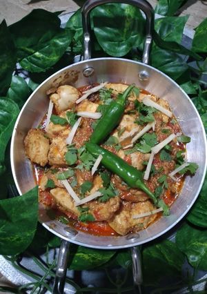 A picture of Tawa chicken boneless kadahi.