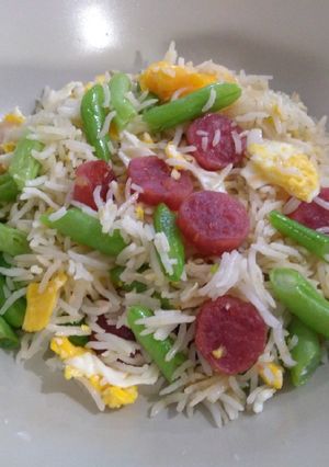 A picture of 腊肠四季豆炒饭 Fried Rice with Chinese Sausage & French Beans.
