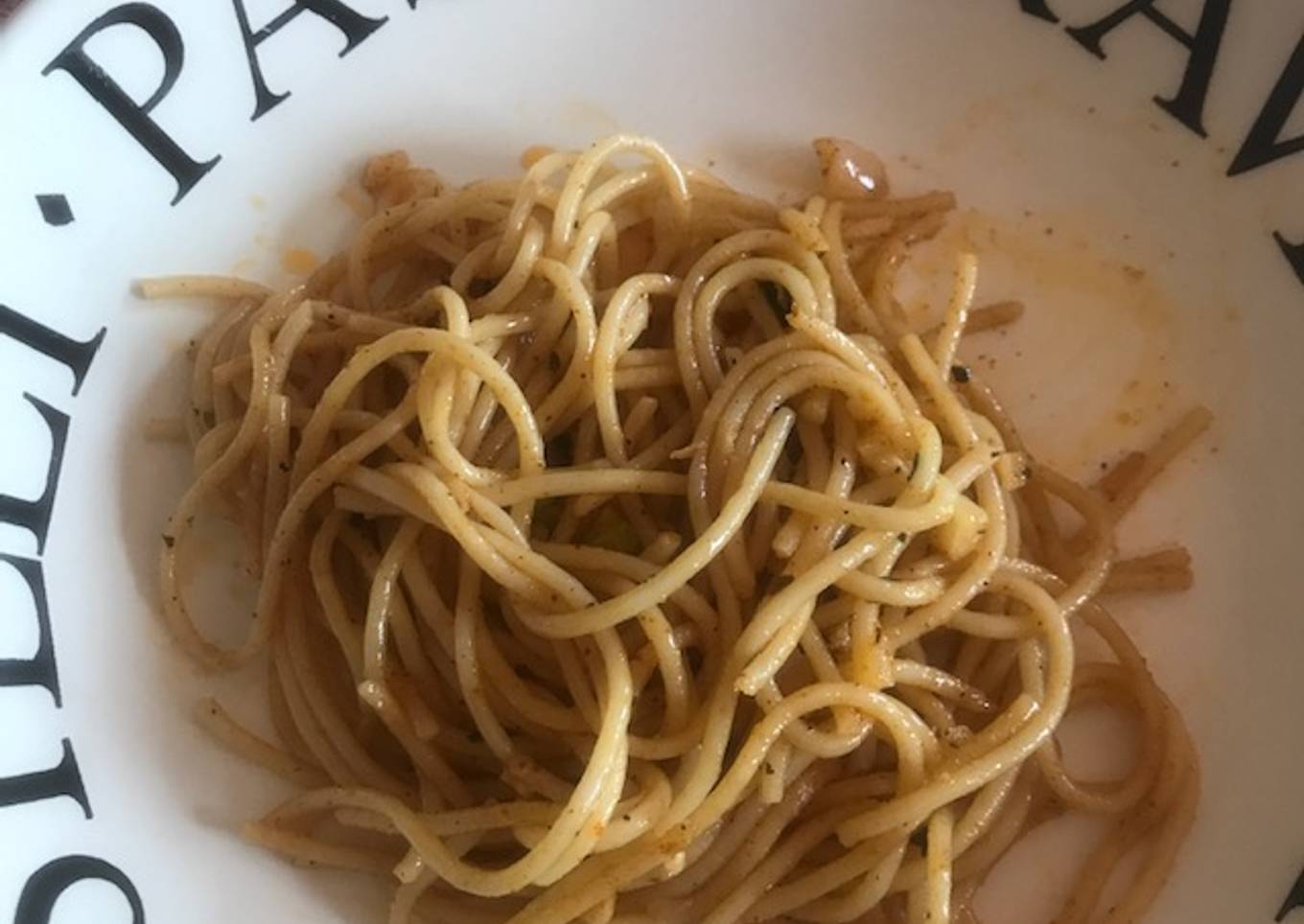 Spaghetti con ajo y mantequilla