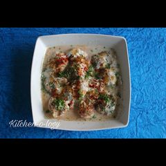 A picture of Dahi Vada.
