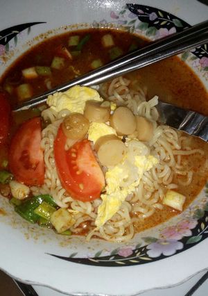 Foto resep Mie instan kare pedes endes (simple banget)