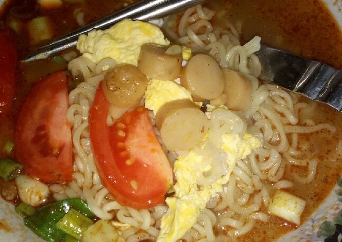 Mie instan kare pedes endes (simple banget)