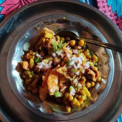 A picture of Papdi chaat.