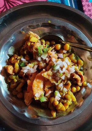 A picture of Papdi chaat.