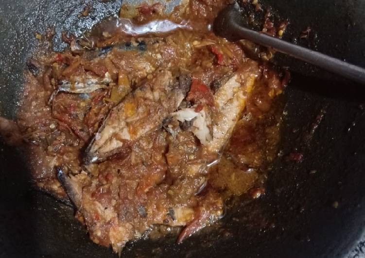 Balado ikan tongkol pedas maniss