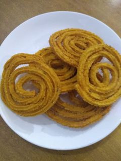 ભાત ની ચકરી (Rice flour chakri recipe in Gujarati) રેસીપી મુખ્ય ફોટો