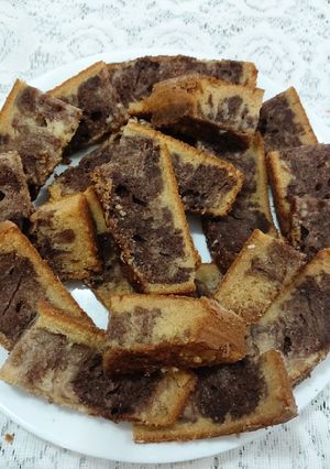 A picture of Sponch vanilla and Marble cake in blender without oven.