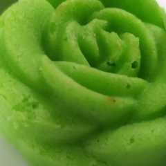 A picture of Bolu kukus mawar.