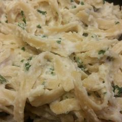 A picture of Fettuccine Alfredo.