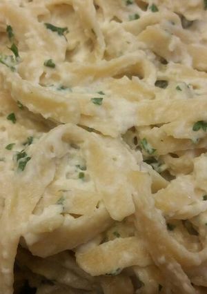 A picture of Fettuccine Alfredo.