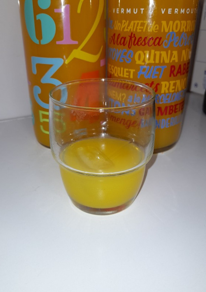 Una foto de Licor de naranja o Cointreau casero