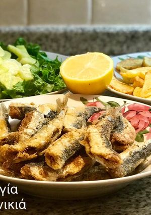 Φωτογραφία της συνταγής Σαρδέλες τηγανητές 🐟 με πατάτες 🥔🍟