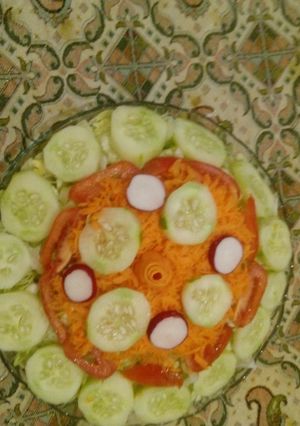 عکسی از دستور تزیین سالاد(دخترم،زینب جان)