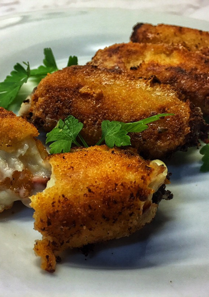 Una foto de Croquetas de parmesano y jamón serrano para niños (y no tan niños) 🧀