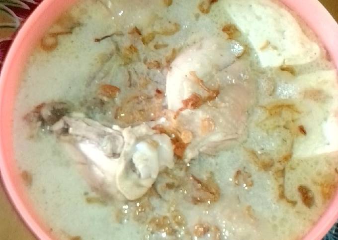 Opor ayam tahu putih