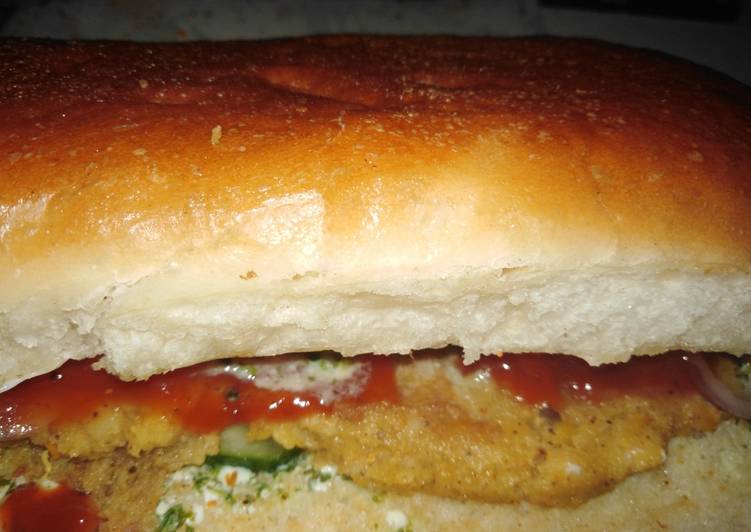 Recipe of Speedy Karachi Street style burger….. Yummy..🍔🍔