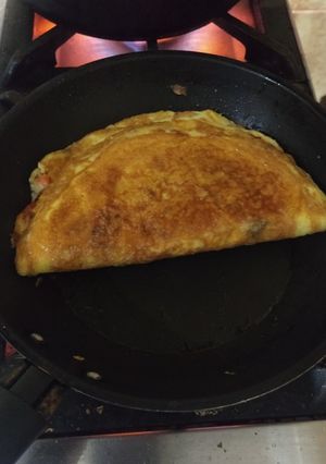 Una foto de Omelette de queso y tomate