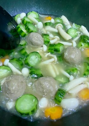 Foto resep Tumis oyong dengan jamur shimeji