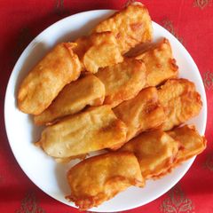 A picture of Banana fritters.