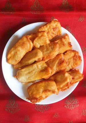 A picture of Banana fritters.