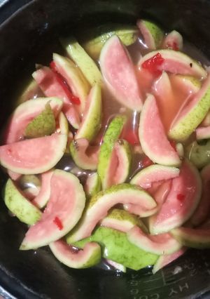 Foto resep Asinan jambu merah asal jadi dengan bahan seadanya