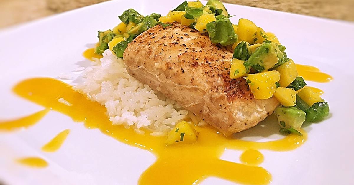 halibut with mango salsa and coconut rice