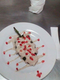 Una foto de Chiles en nogada