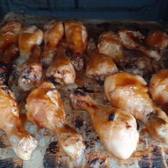A picture of Brown sugar glazed chicken drumsticks.