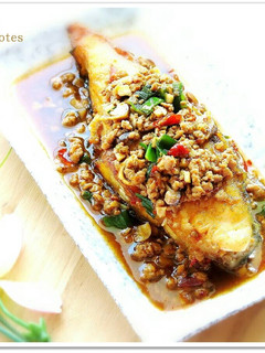 [肉燥紅燒魚]鮮上加鮮家常菜 的食譜成品照片